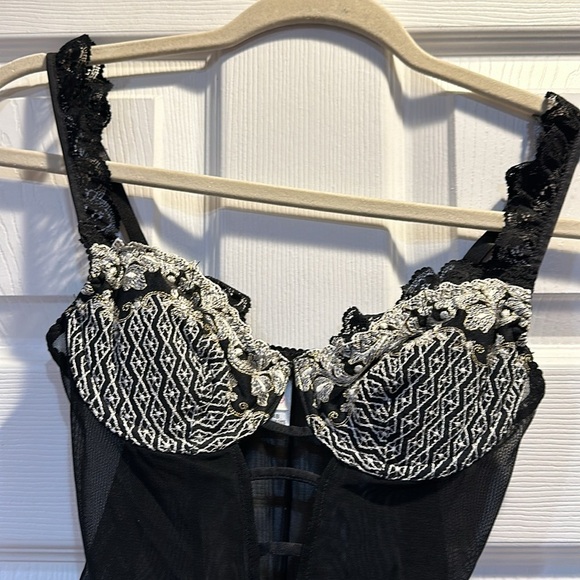 Vintage 1998 Victoria’s Secret Metallic Lace Cutout Mesh Bodysuit Teddy 34B - Picture 2 of 9